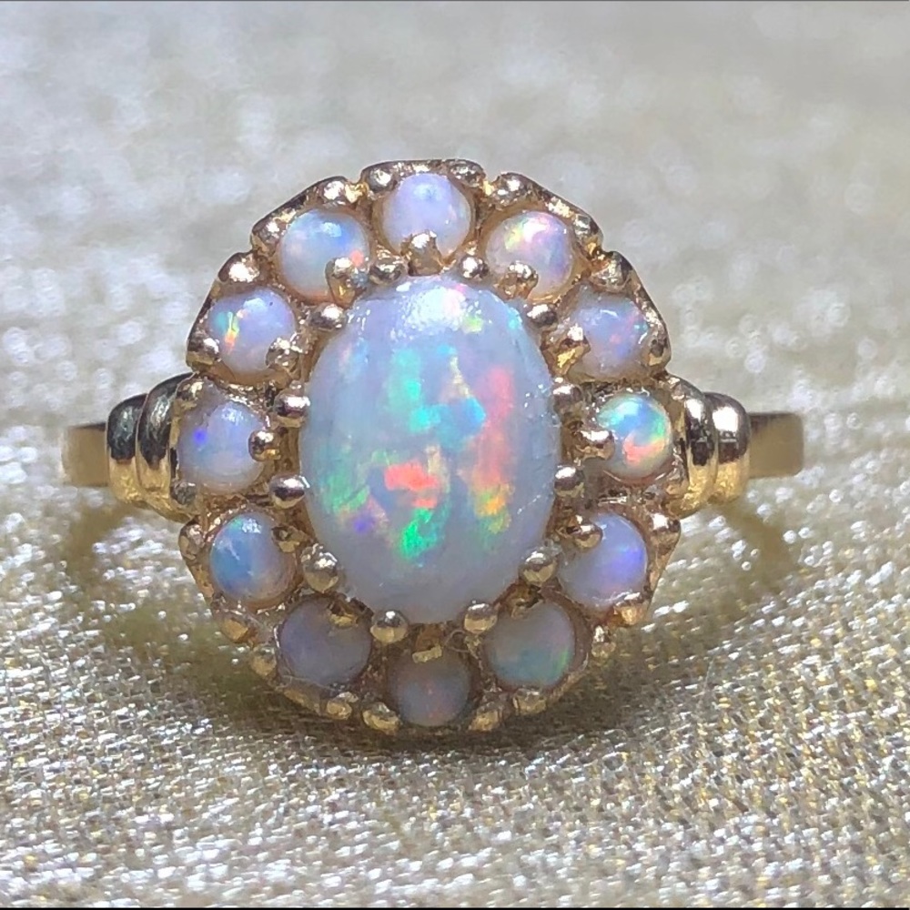 Vintage 14k Yellow Gold  Australian Opal Ring